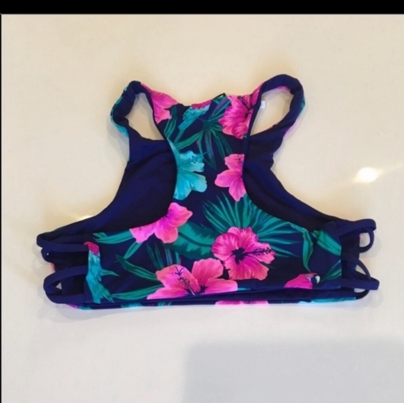 🥳HP🥳 Pink Lily Swim Top Purple Pink Blue Flower Women's size S - Picture 2 of 5